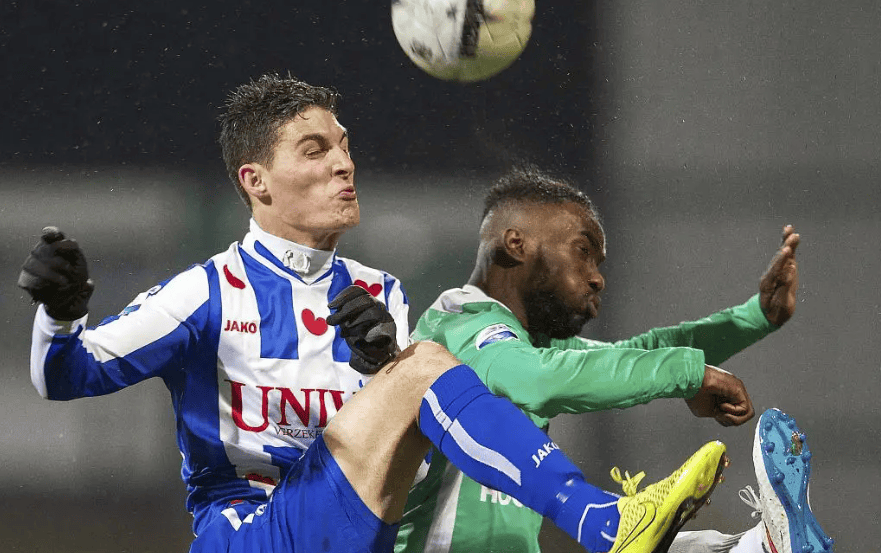 九游体育官网-这也行？Uzi在掘金比赛中夺冠今晚比利亚雷亚尔调整名单以备国王杯，今晨费耶诺德防线松动