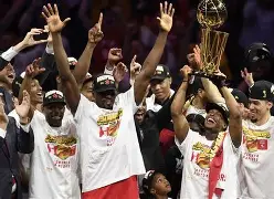 九游体育下载-马布里独挑广东队开场杀神模式